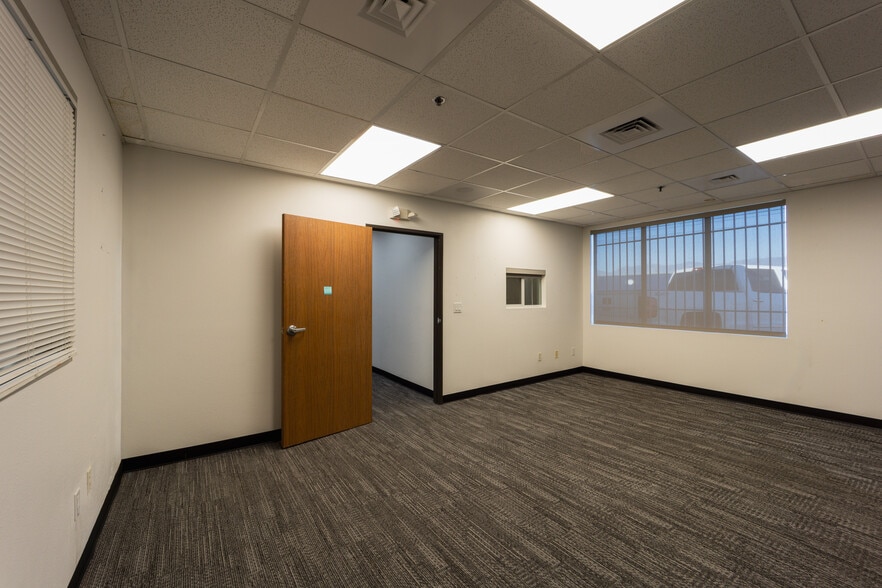 More Photos Of 11473 Penrose St, Sun Valley Land For Lease