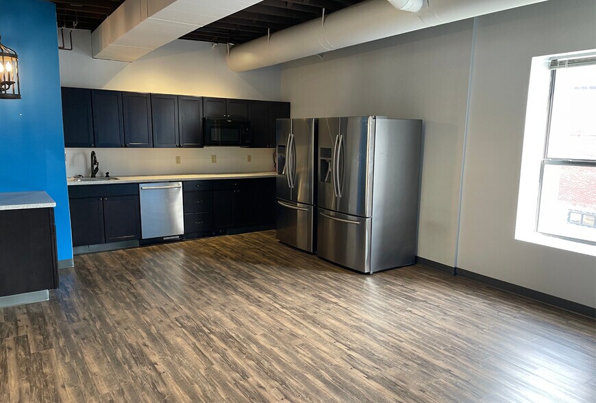 More Photos Of 2943 Riverside Dr, Cincinnati Office For Lease