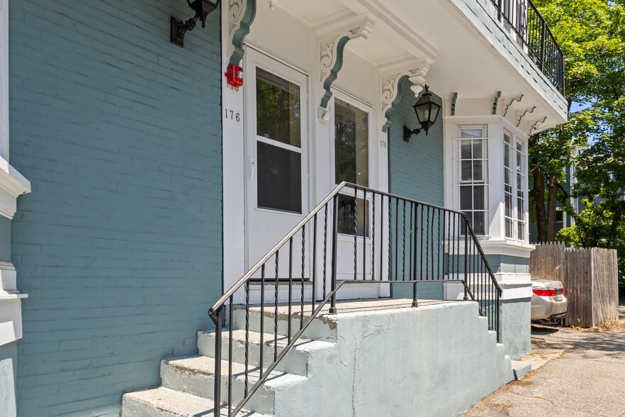 More Photos Of 176 Williams St, Providence Apartments For Sale
