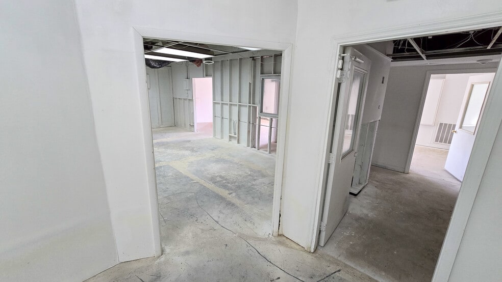 More Photos Of 1409 Robinson Rd, Old Hickory Service For Lease