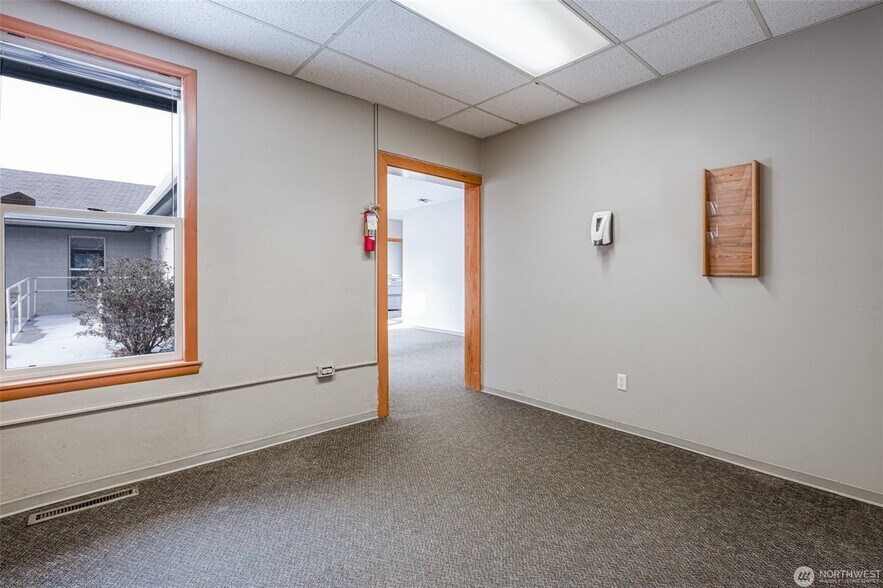 More Photos Of 119 J St SW, Quincy Office For Sale