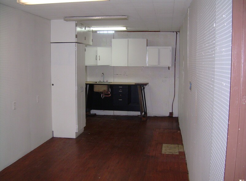 More Photos Of 3144 Victory Blvd, Portsmouth Auto Repair For Lease