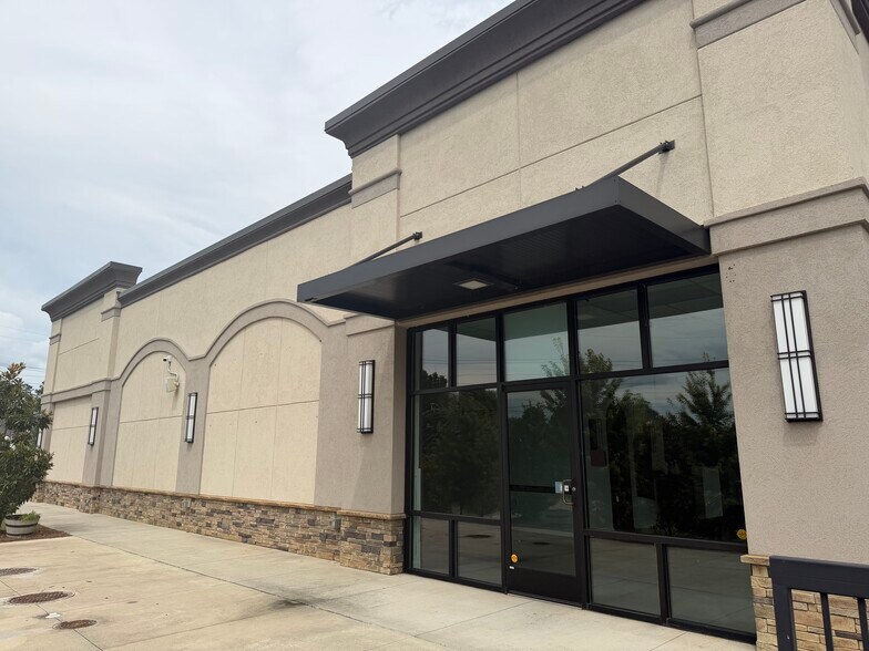 More Photos Of 1212 Gatewood Drive, Auburn General Retail For Lease
