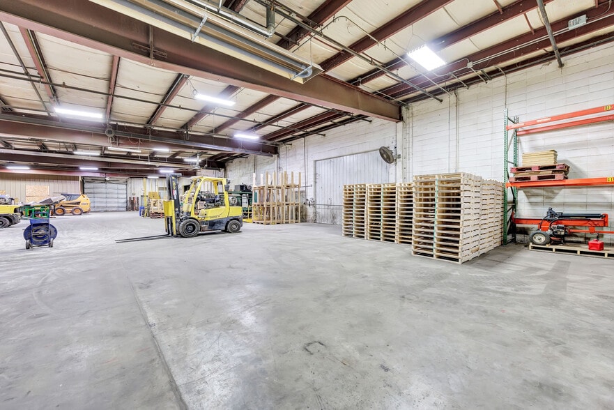 More Photos Of 2330 Pamperin Rd, Howard Manufacturing For Sale