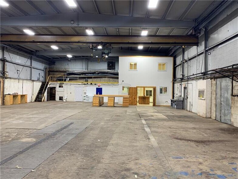 More Photos Of 20 Museum Rd, Washington Warehouse For Lease