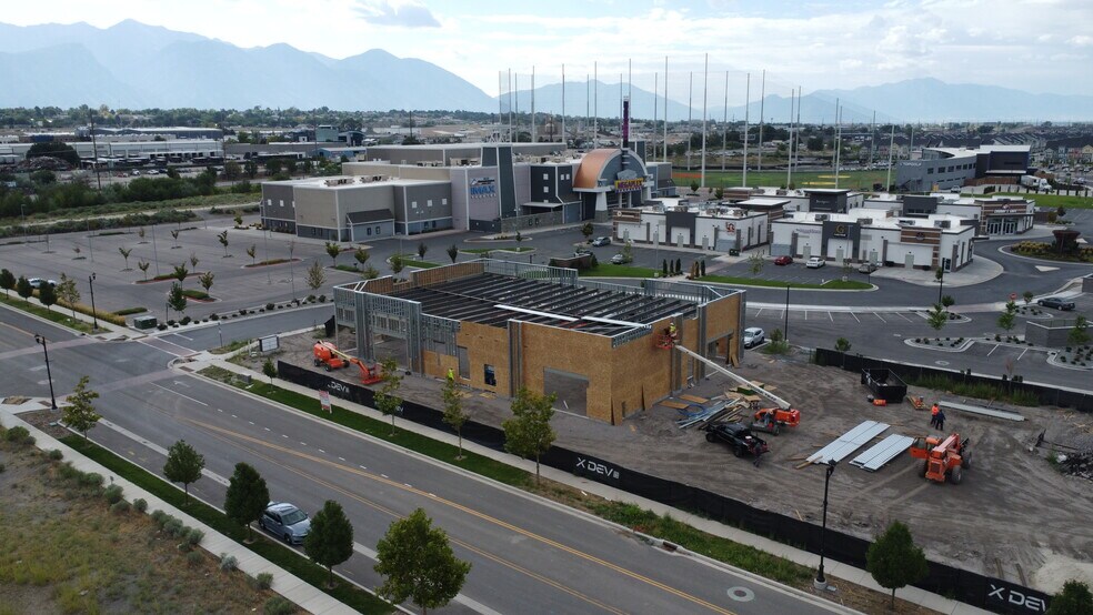 More Photos Of 634 N Mill Road, Vineyard Storefront Retail Office For Lease