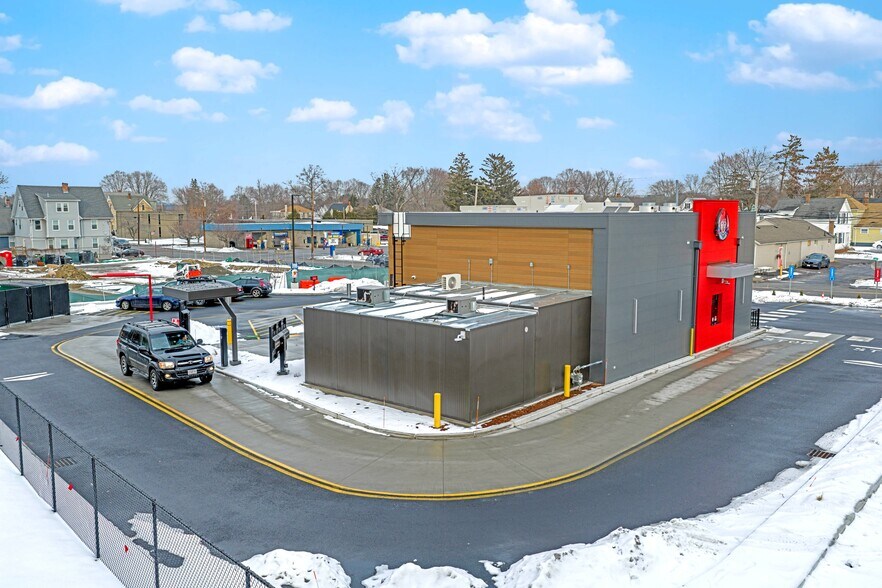 More Photos Of 860 Main st, Clinton General Retail For Sale