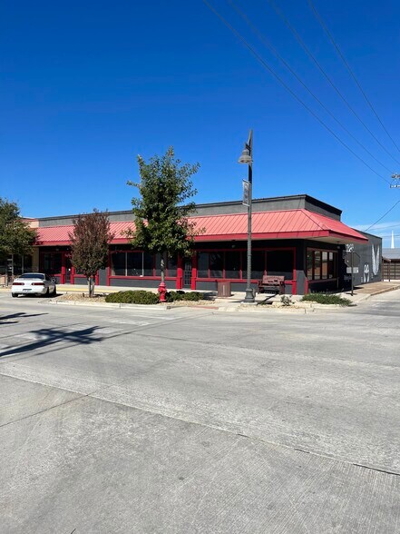 More Photos Of 921 Halsell St, Bridgeport Storefront For Sale