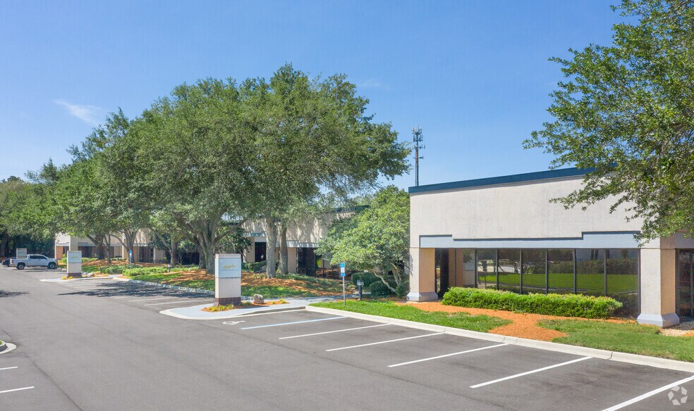 More Photos Of 6800 Southpoint Pky, Jacksonville Office For Lease