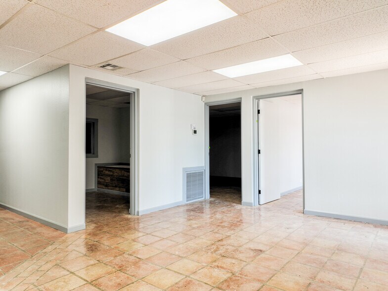 More Photos Of 14732 Bulverde Rd, San Antonio Warehouse For Lease