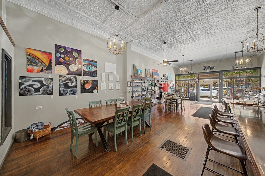 More Photos Of 806 12th St, Belle Plaine Storefront Retail Residential For Sale