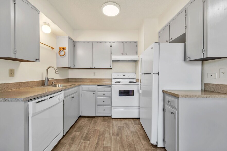 More Photos Of 14130 SW 105th Ave, Tigard Apartments For Sale