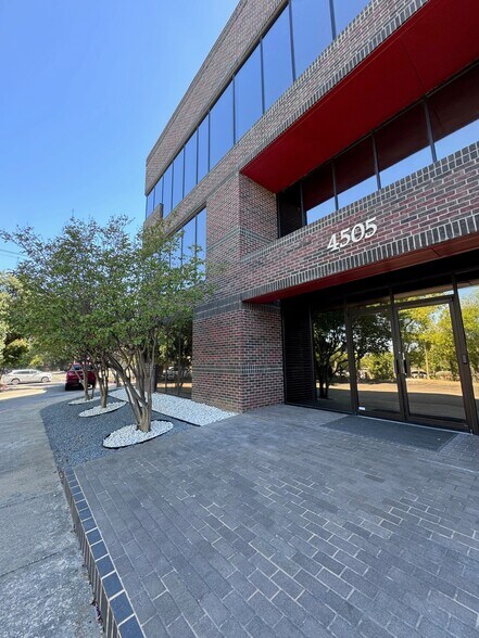 More Photos Of 4505 Spicewood Springs Rd, Austin Office For Lease