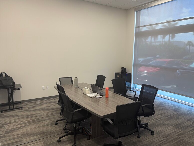 More Photos Of 8404 NW 90th St, Miami Warehouse For Lease