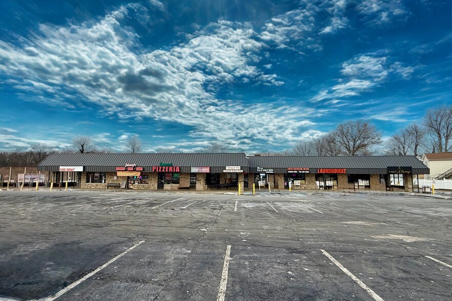 More Photos Of 2600-2626 Woodbridge Ave, Edison Unknown For Lease