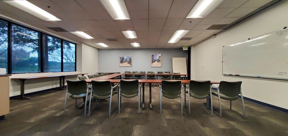 More Photos Of 1425 N McDowell Blvd, Petaluma Office For Lease