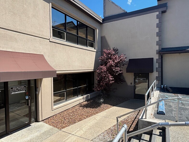 More Photos Of 510-514 Haight Ave, Poughkeepsie Office For Sale