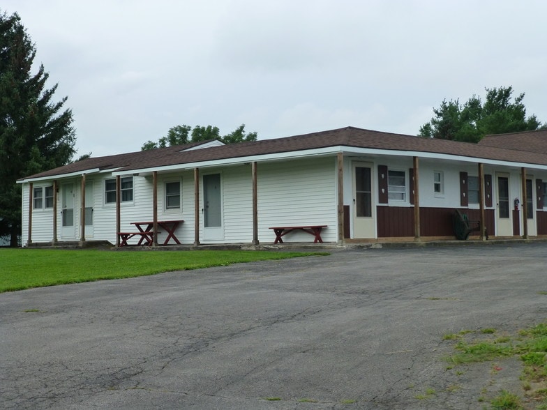 More Photos Of 1354 US Highway 20, West Winfield Hotel For Sale