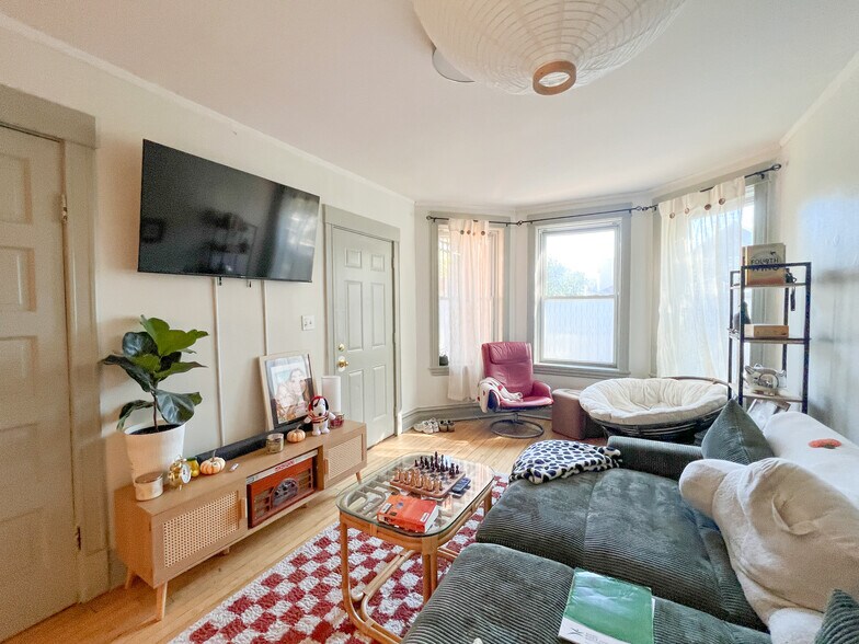 More Photos Of 2442 N Ashland Ave, Chicago Multifamily For Sale