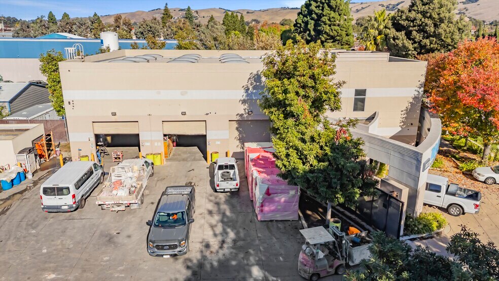 More Photos Of 33363 Lewis St, Union City Warehouse For Lease