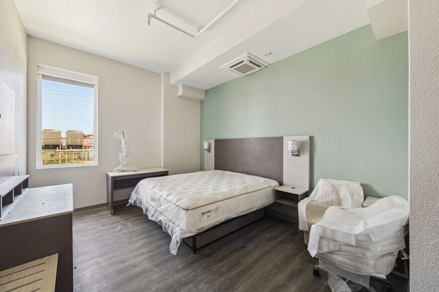 More Photos Of 5005 Avenue U, Galveston Hotel For Sale