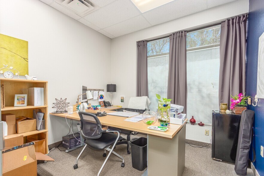 More Photos Of 2075 S Cottonwood Dr, Tempe Medical For Lease