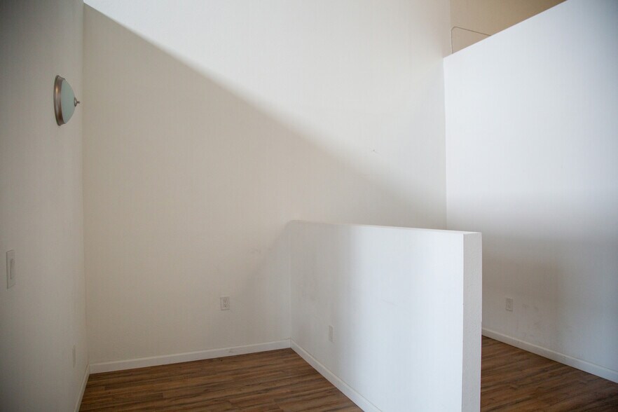 More Photos Of 2420 Midtown Pl NE, Albuquerque Warehouse For Sale