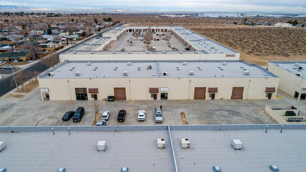 More Photos Of 39360 3rd St E, Palmdale Warehouse For Lease