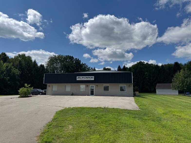 More Photos Of 117 Enterprise Dr, Warsaw Warehouse For Lease