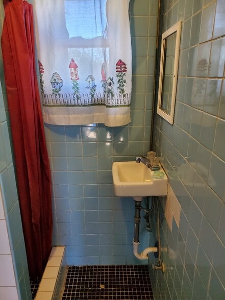 More Photos Of 12374 S DuPont Hwy, Felton Hotel For Sale