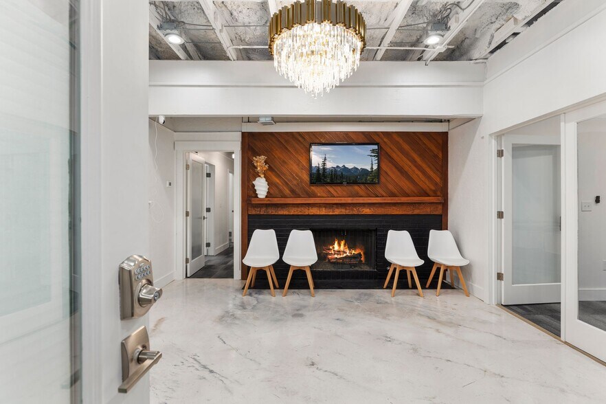 More Photos Of 22030 7th Ave S, Des Moines Medical For Sale