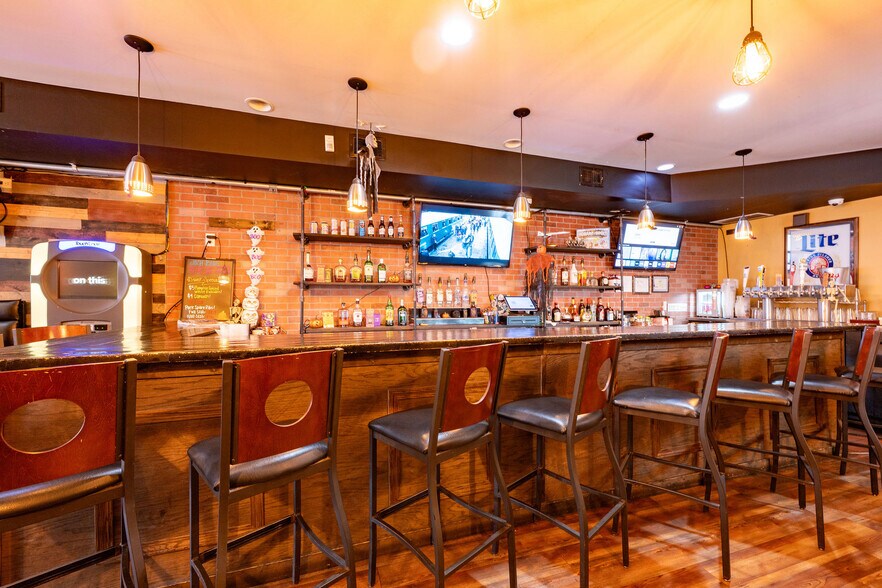 More Photos Of 230 Main St, Hobart Movie Radio TVStudio For Sale