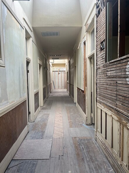 More Photos Of 708 Main St, Caldwell Storefront Retail Office For Lease