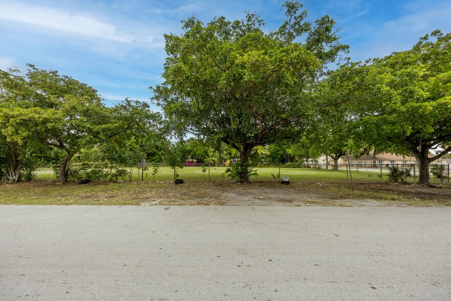 More Photos Of 731 SW 10th St, Pompano Beach Land For Sale