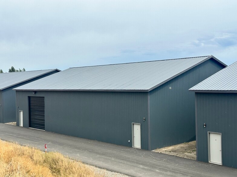 More Photos Of 2549 Cottontail rd, Bozeman Warehouse For Lease