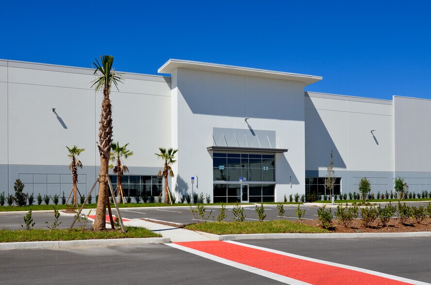 More Photos Of Narcoossee Road & State Road 528 Rd, Orlando Unknown For Lease