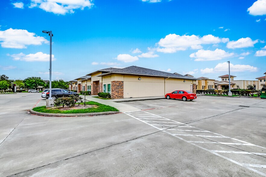 More Photos Of 5040 Crenshaw Rd, Pasadena Unknown For Lease