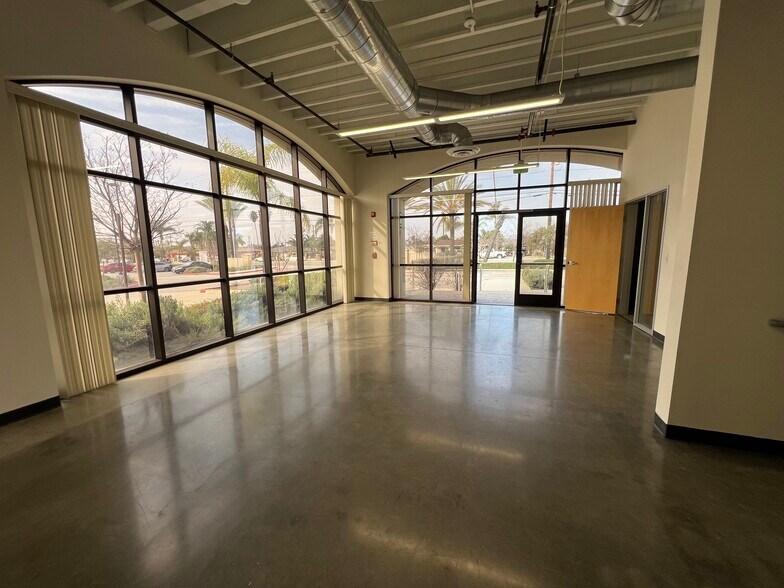 More Photos Of 4910 Azusa Canyon Rd, Irwindale Warehouse For Lease