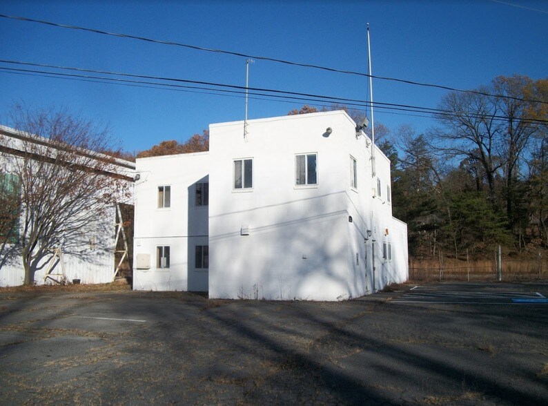 More Photos Of 8333 Zug Rd, Bowie Distribution For Sale