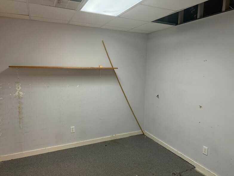 More Photos Of 1709 US-258, Tarboro Warehouse For Lease