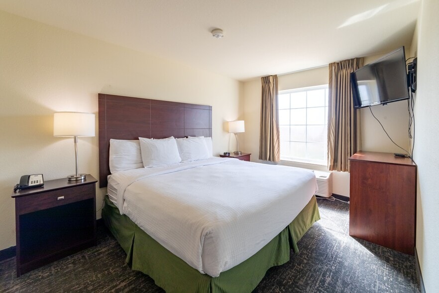 More Photos Of 485 S Elm Rd, Eaton Hotel For Sale