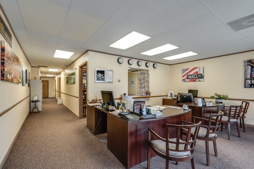 More Photos Of 121-127 E Main St, Ravenna Storefront Retail Office For Sale
