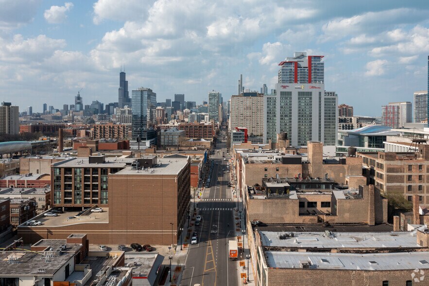 More Photos Of 2325 S Michigan Ave, Chicago Storefront Retail Office For Sale