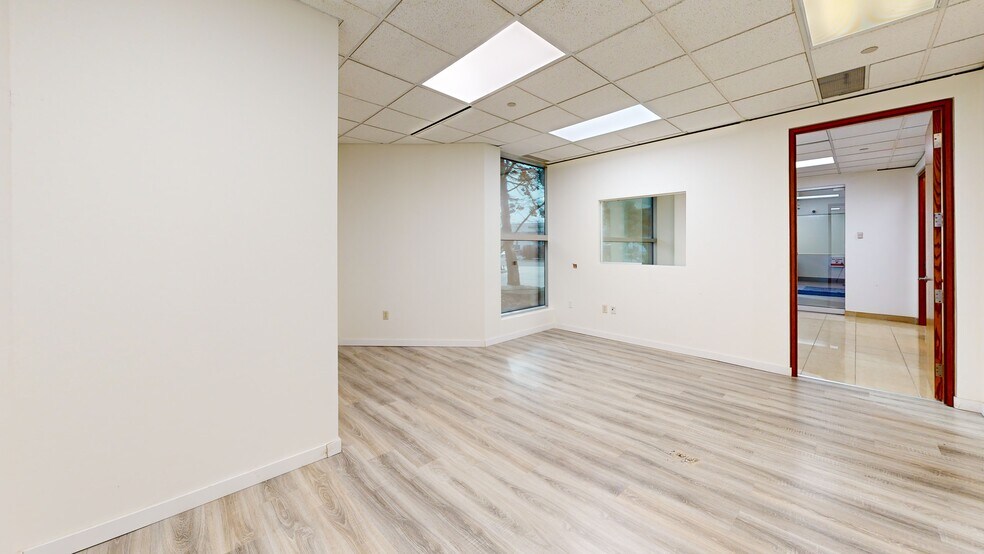 More Photos Of 5500 N Service Rd, Burlington Office For Lease