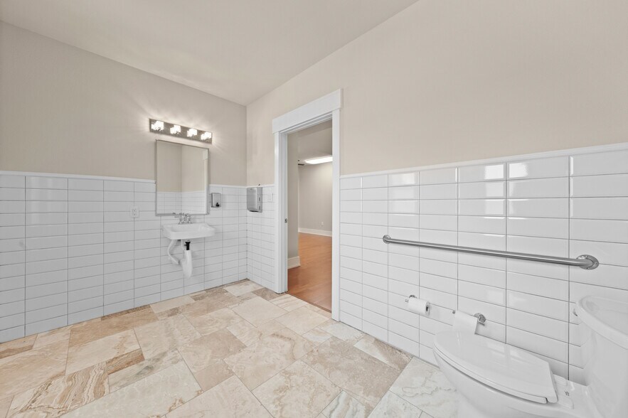 More Photos Of 1206 Hart St, Georgetown Specialty For Sale