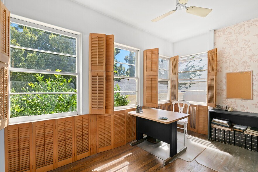 More Photos Of 8570 Holloway Dr, West Hollywood Multifamily For Sale