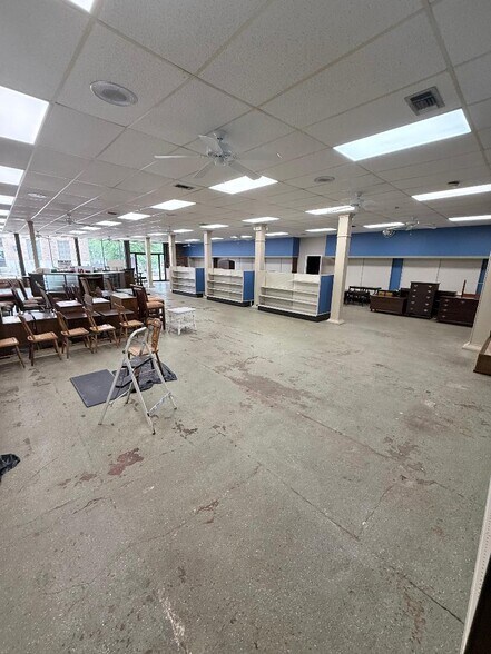 More Photos Of 1982 N Railroad Ave, Arcadia Storefront For Sale