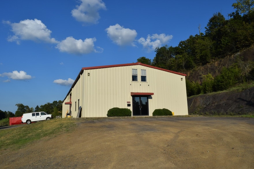 More Photos Of 4190 Highway 64, Plumerville Warehouse For Lease