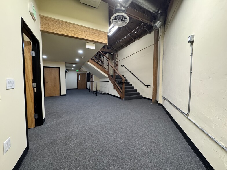 More Photos Of 3608 San Fernando Rd, Glendale Loft Creative Space For Lease