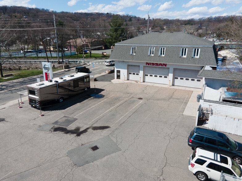 More Photos Of 805 Lafayette Ave, Hawthorne Auto Repair For Sale